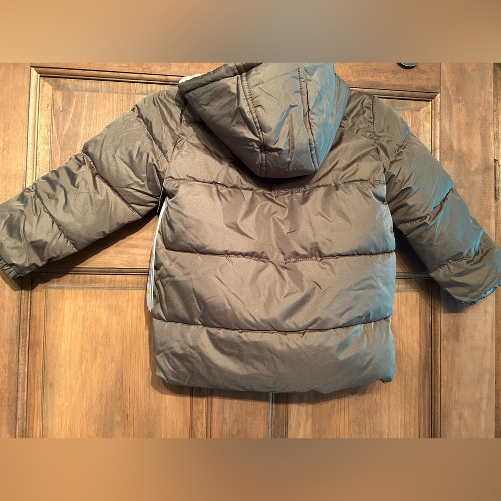 Boy’s size 5 puffer coat- NWT - Picture 2 of 4